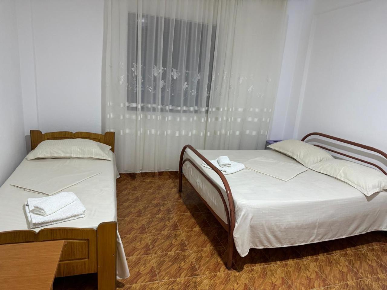 Melas Villa Durrës Eksteriør bilde
